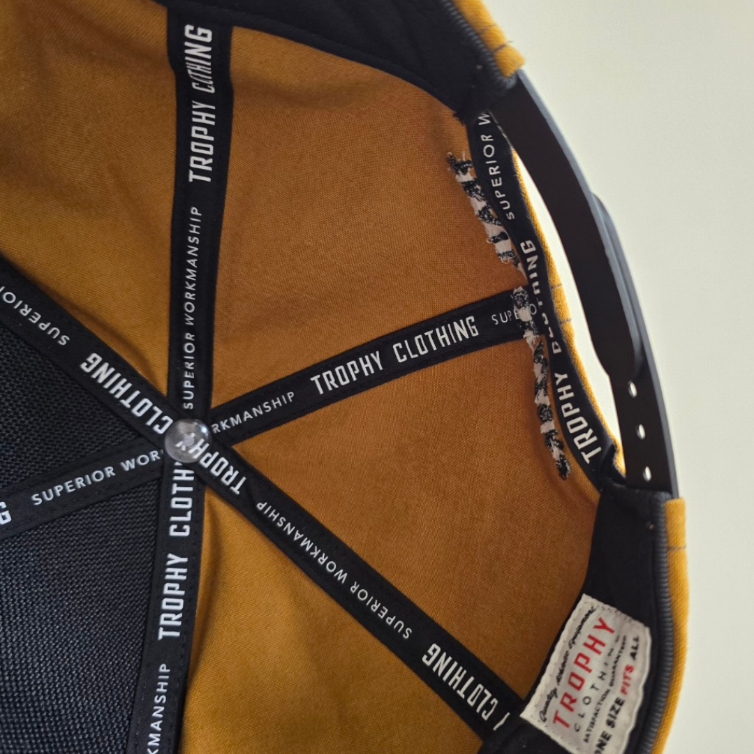 TROPHY CLOTHING Wing Logo Tracker Cap (TR26AW-701)